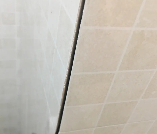 石棉瓷砖空鼓维修公司分享阳台瓷砖脱落的修复过程可以分为以下几个步骤
